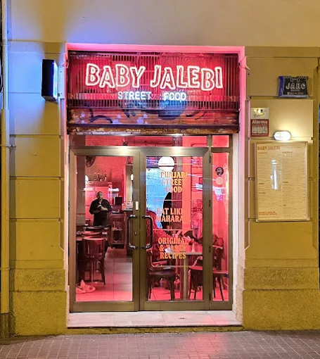 Baby Jalebi — fachada y entrada de street food indio en Barcelona